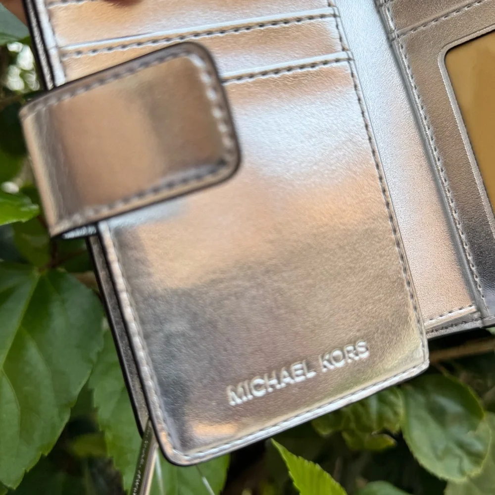 Michael Kors Jet Set Travel Bifold Wallet MK Black Multi Airplane Limited - Picture 7 of 14